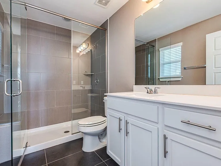 2208 Capulet St — Photo 14