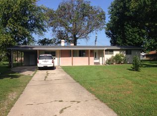 1 Cherry Dr, Mount Vernon, IL 62864
