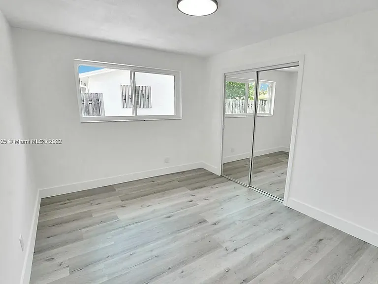 5300 SW 7th St — Photo 22
