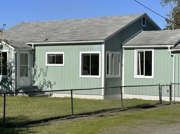 255 Hall Ln, Lakeside, OR 97449