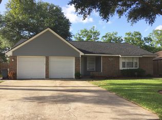 121 Dallas St, Angleton, TX 77515