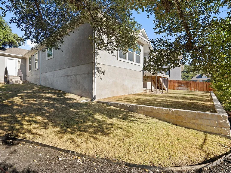 17805 Limestone Spring Ln — Photo 31