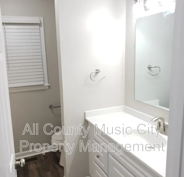553 Owendale Dr — Photo 9