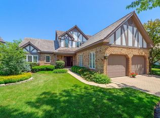 54 Chesterfield Ct, Burr Ridge, IL 60527