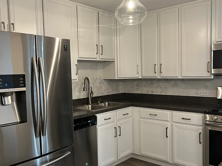 816 W Saint James St #2SW — Photo 2