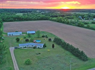 N4941 Heinke Rd, New London, WI 54961