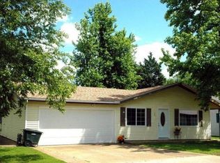 706 S 33rd St, Parsons, KS 67357