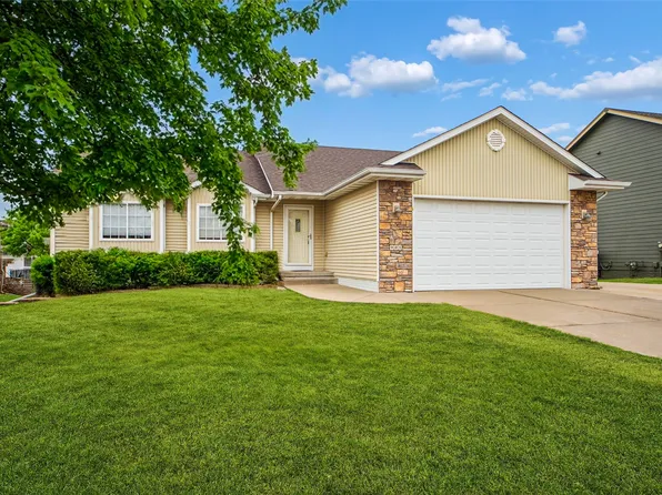 908 14th St SE, Bondurant, IA 50035