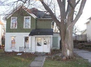 805 E 15th St, Davenport, IA