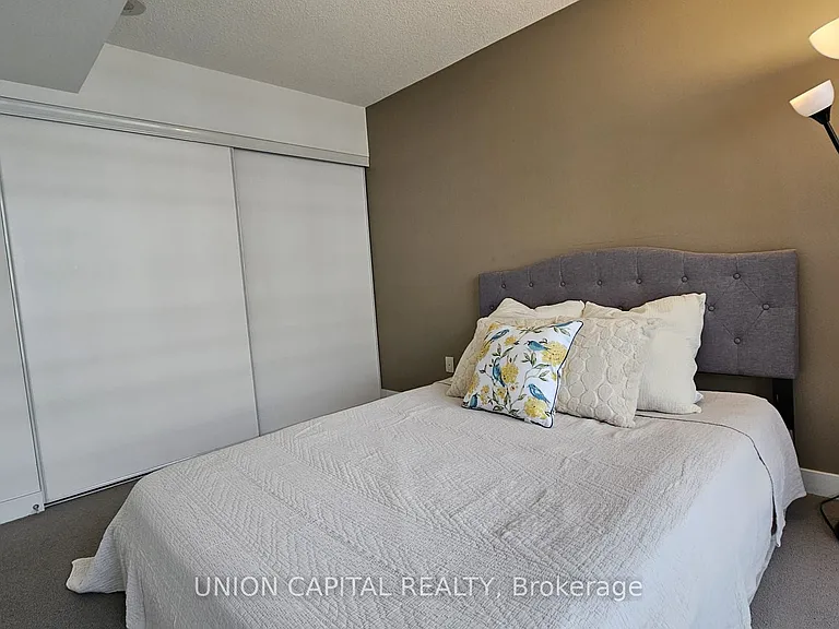 19 Singer Ct #1011 — Photo 13