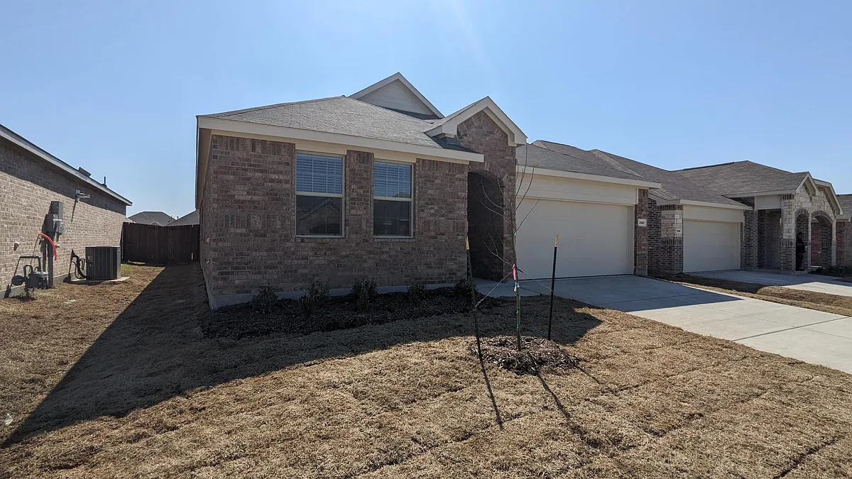 Building Photo - 2142 Donker Dr