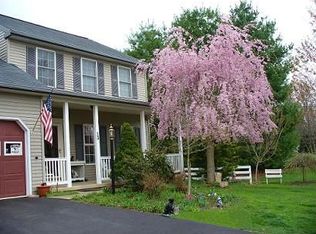 13 Manor Oaks Dr, Millersville, PA 17551