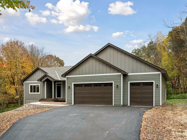 4582 Verde Valley Rd NW, Oak Grove, MN 55303
