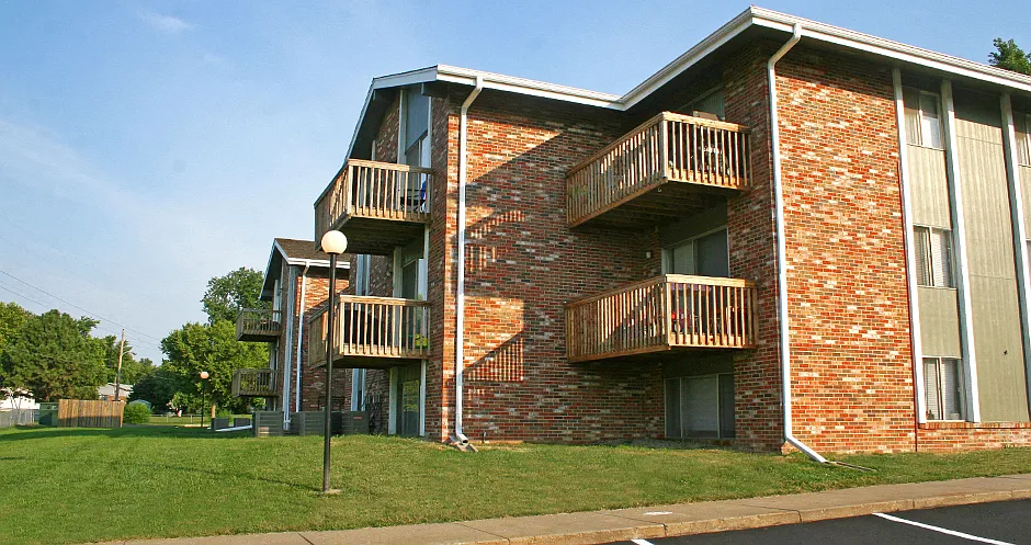 The Inverness Apartments — Photo 4