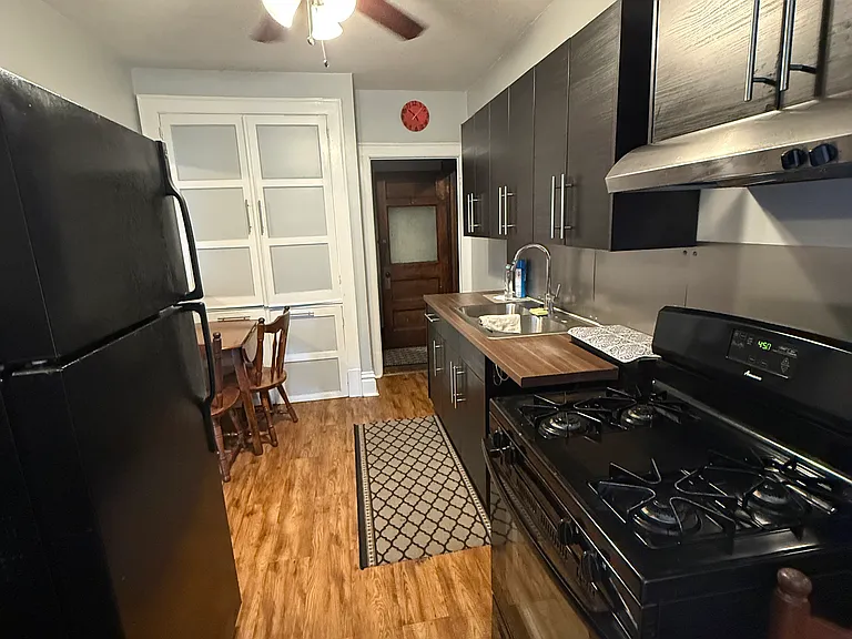 2702 Center St #3 — Photo 9