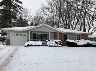1000 Elmwood Ln, Elk Grove Village, IL 60007