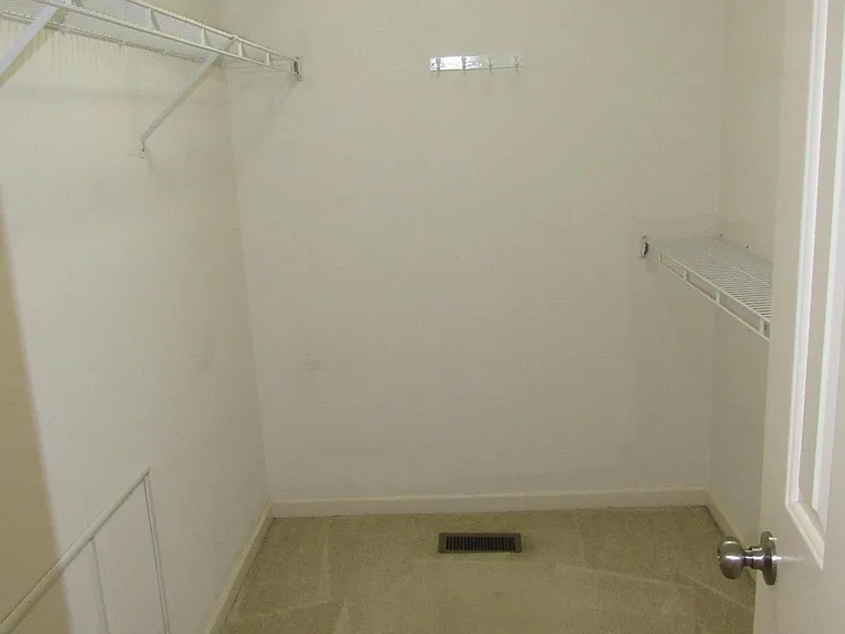 138 Kensington Way — Photo 14