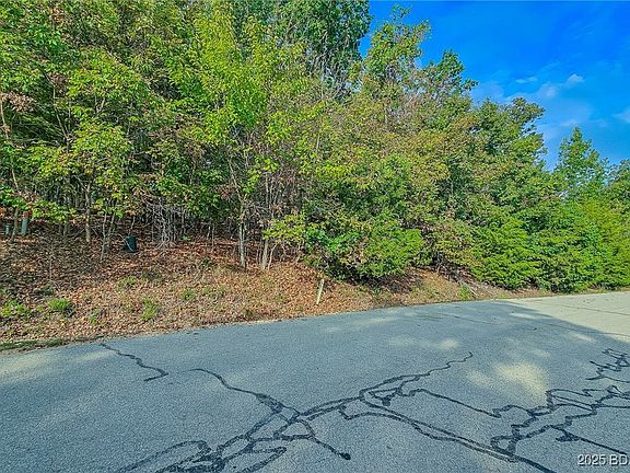 2nd image of 530 Grand View Dr