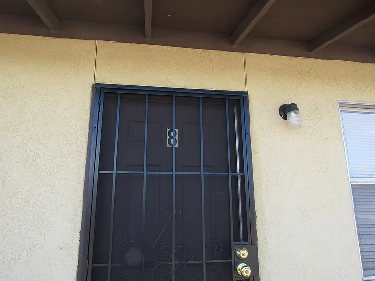 1100 La Fonda Dr — Photo 3