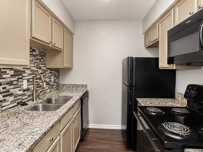 Riverbend Apartments — Photo 5