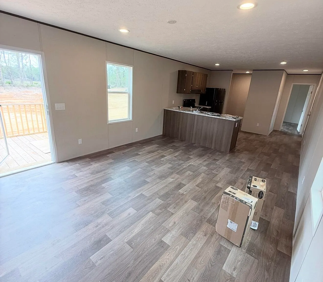 3 bed, 2.0 bath, 1100 sqft, $1,300 — Photo 3