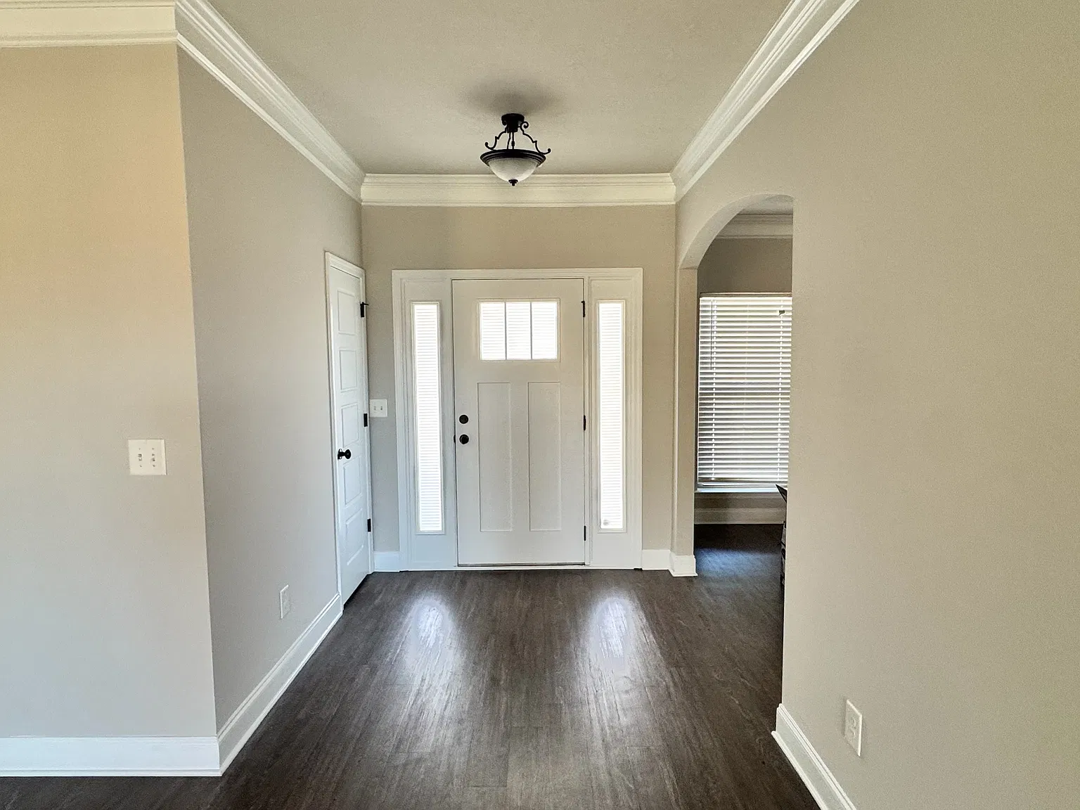 4 bed, 1865 sqft, $2,200 — Photo 1