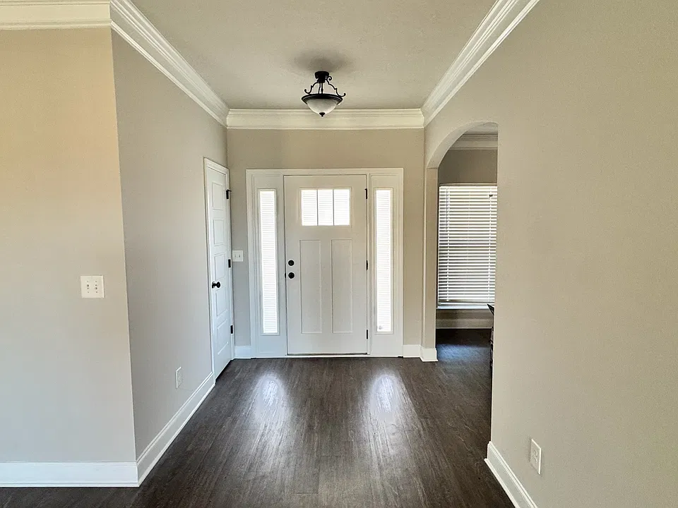 976 Burlington Dr