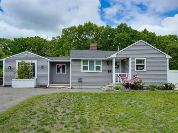 55 Rumford St, Lowell, MA 01852