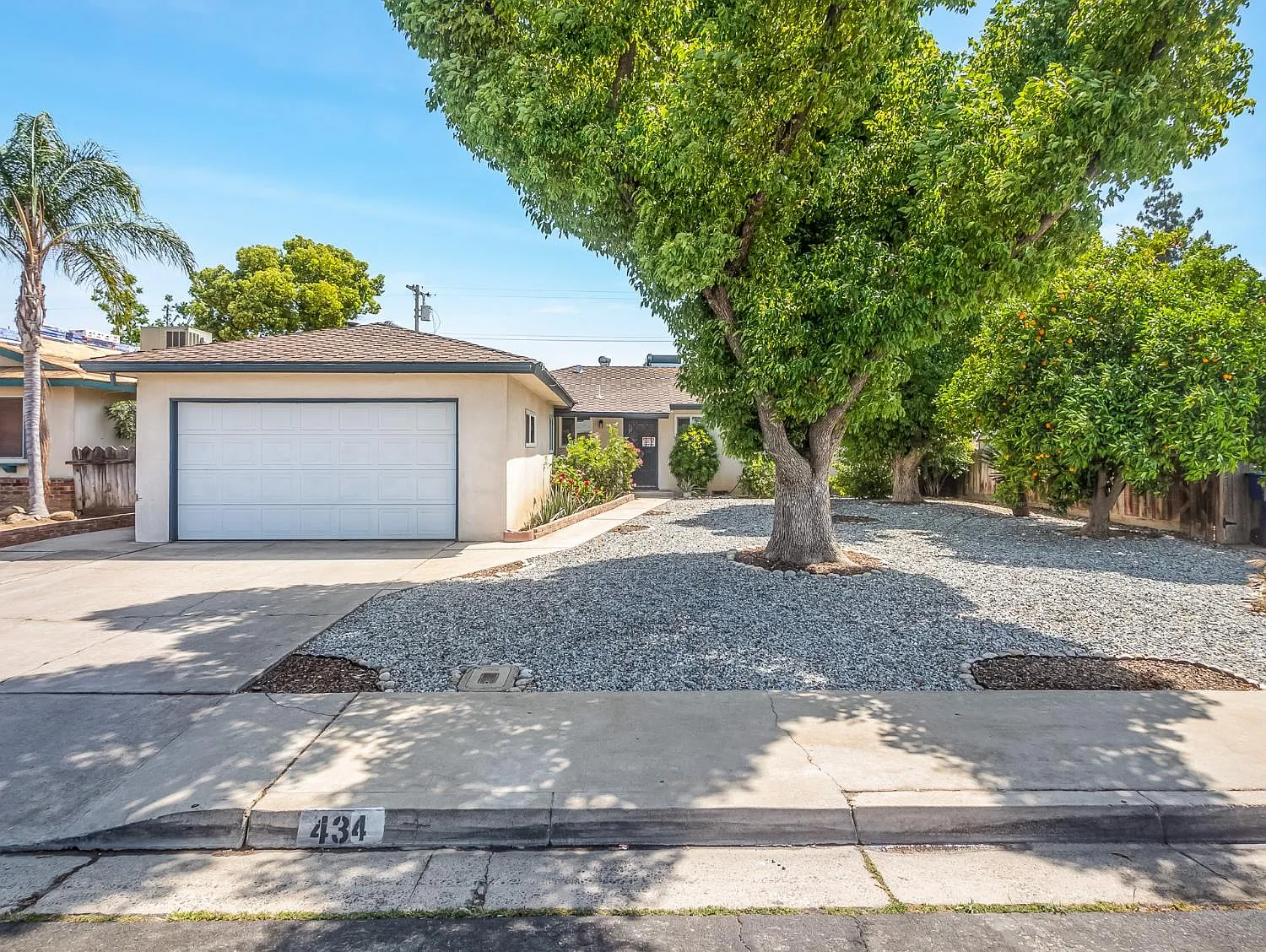 434 W Rialto Ave photo 1