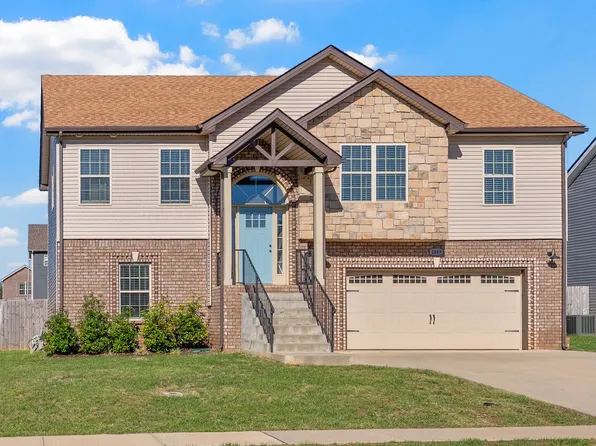 1049 Whitney Dr, Clarksville, TN 37042
