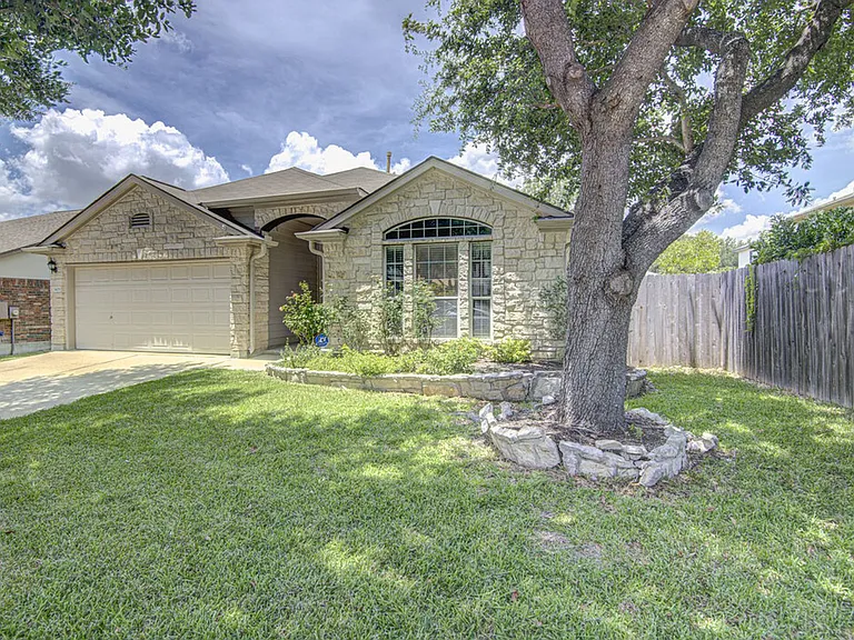 3408 Campanella Dr — Photo 2