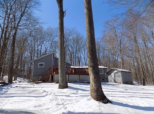 1458 Belgravia Dr, Tobyhanna, PA 18466