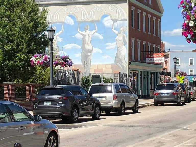 Surrounding neighborhood