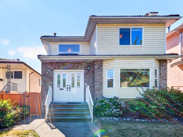 6673 Gladstone St, Vancouver, BC V5P 4E8