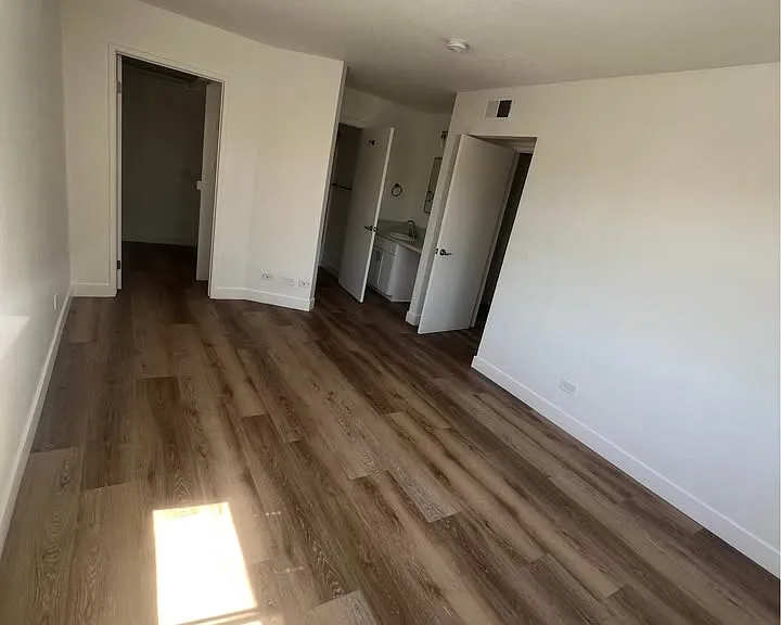 7918 Reseda Blvd — Photo 69