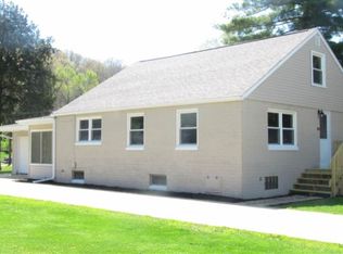 308 3rd Ave, Hampton, IL 61256