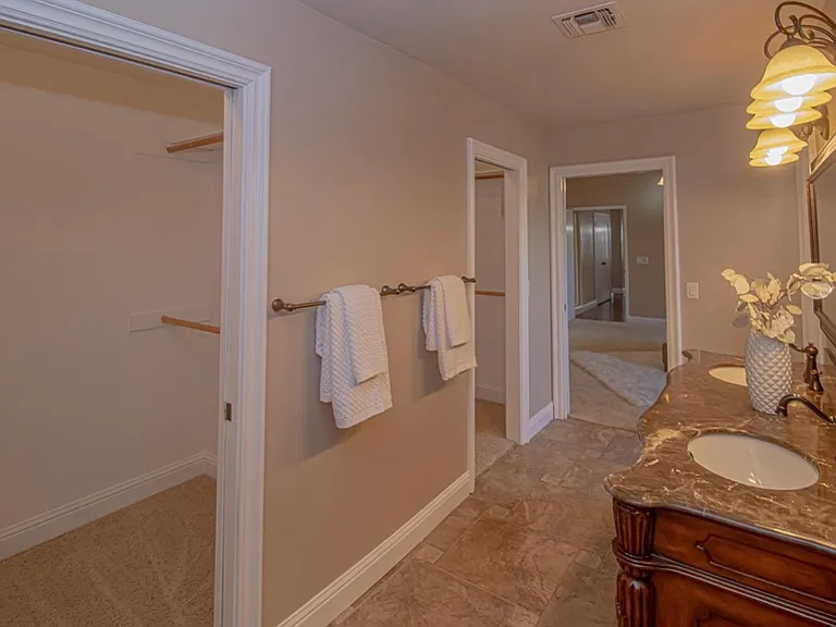 1808 Cougar Ln — Photo 20