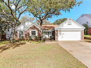 6725 Inwood Dr, North Richland Hills, TX 76182