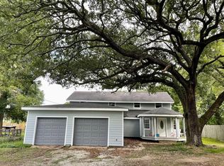 113 6th Ave, Nederland, TX 77627