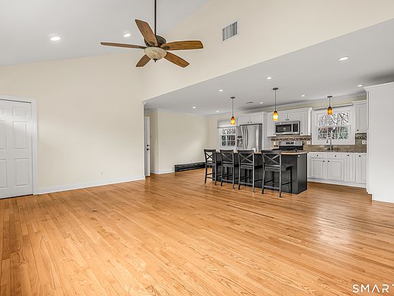 4th image of 15 Bruns Road