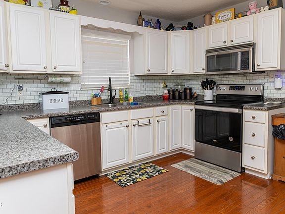 2nd image of 3108 Blueberry Dr
