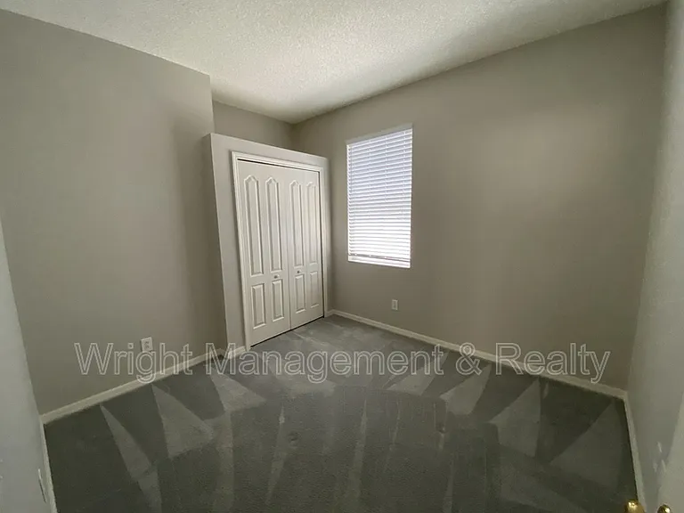 1439 Loretto Cir — Photo 8