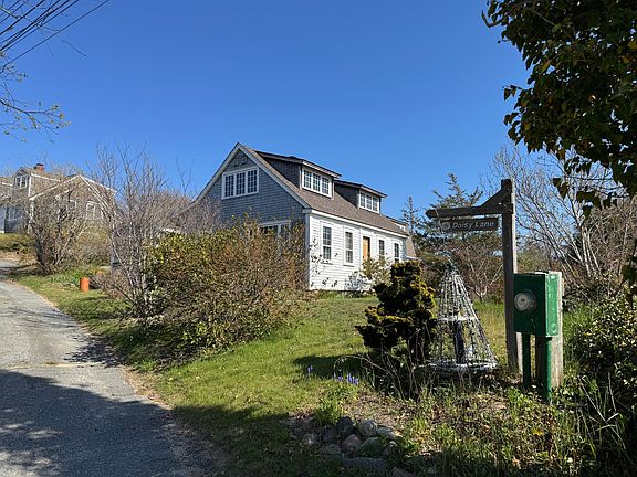 3rd image of 10 Benson Road