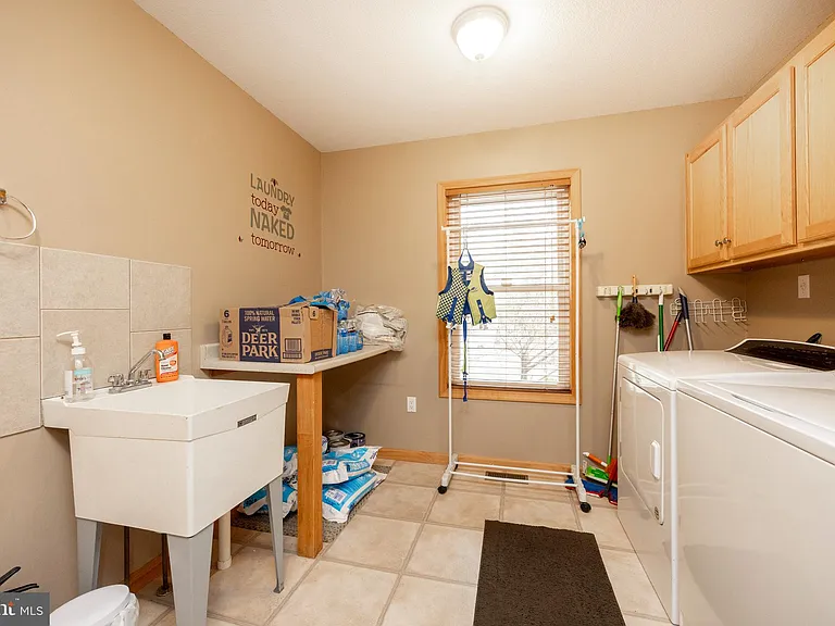 1212 Acacia Dr — Photo 35