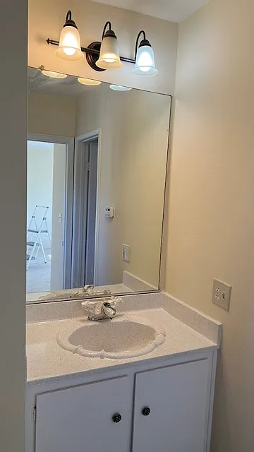 2 bed, 900 sqft, $2,400 — Photo 3
