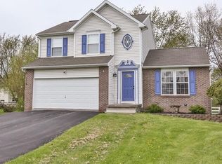 1116 Belmont Dr, Farmington, NY 14425
