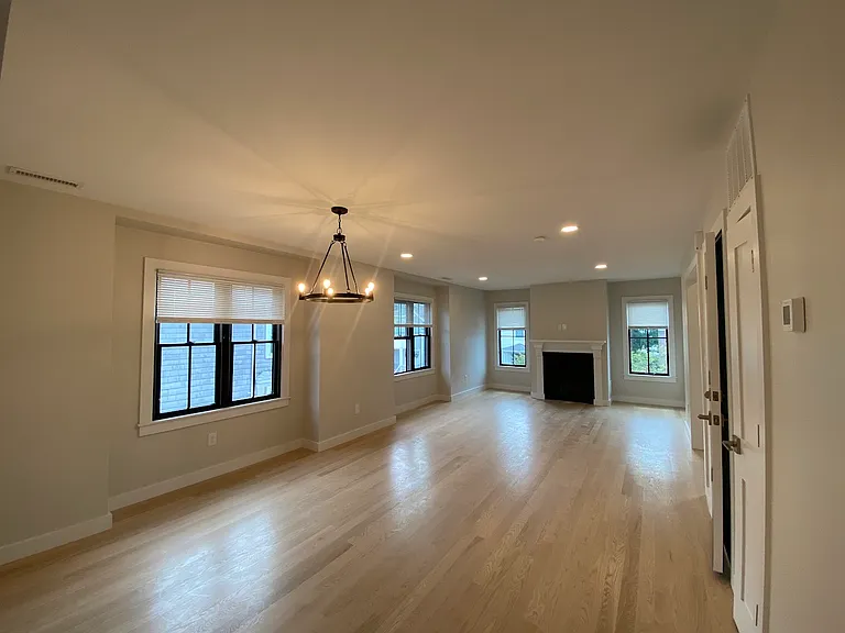 31-33 Brimmer St #2 — Photo 3