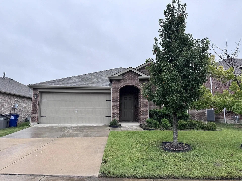 2105 Meadow Park Dr