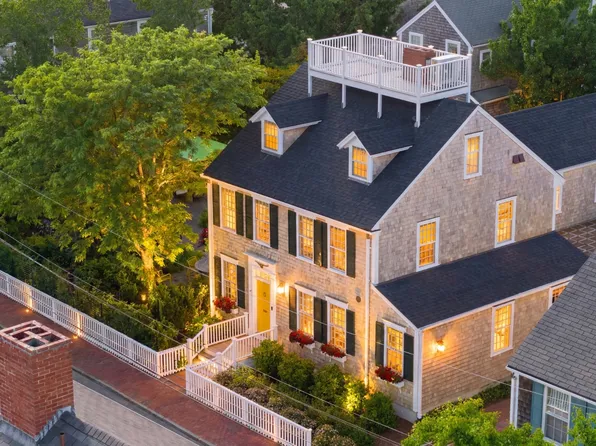 35 India St, Nantucket, MA 02554