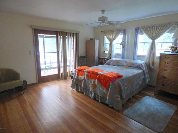 3rd image of 24990 Sandy Beach Dr
